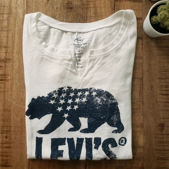 Levi's California Bear Graphic Tee - Picture 2 of 8